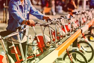 百家云上市后首份财报:营收6860万美元,同比增长65.5%